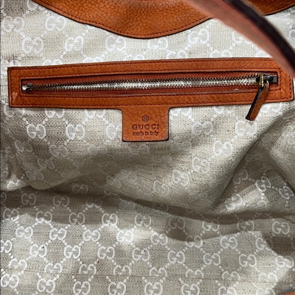 Gucci Stirrup Suede Purse! - Picture 3 of 10